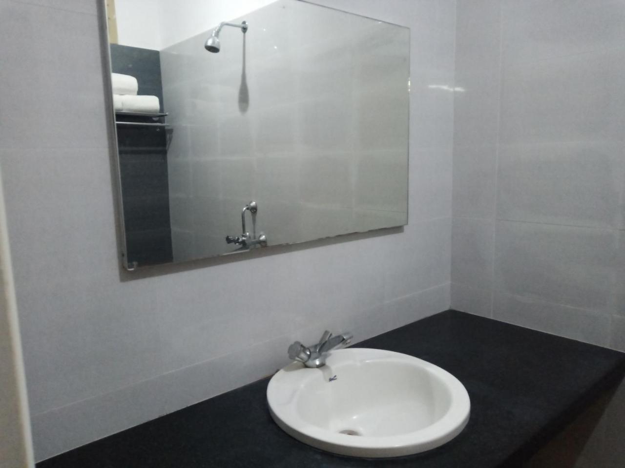 Hotel Victoriyah Tańdźawur Zewnętrze zdjęcie