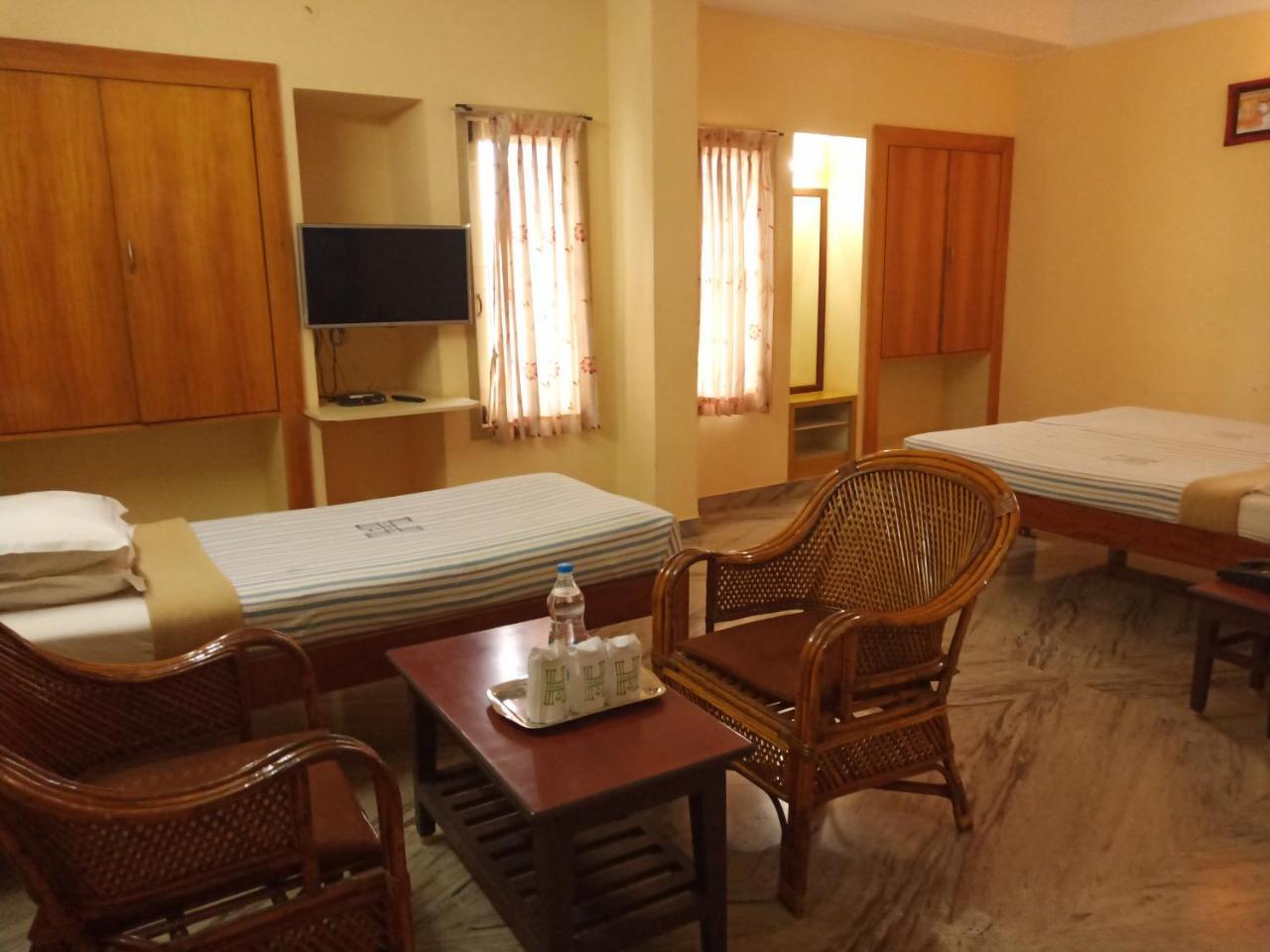 Hotel Victoriyah Tańdźawur Zewnętrze zdjęcie
